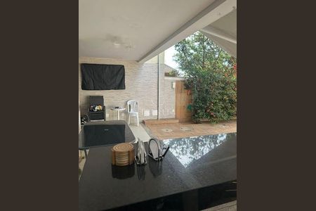 Casa à venda com 200m², 4 quartos e 2 vagas