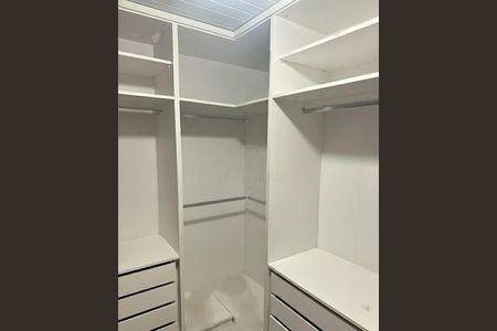 Casa à venda com 200m², 4 quartos e 2 vagas