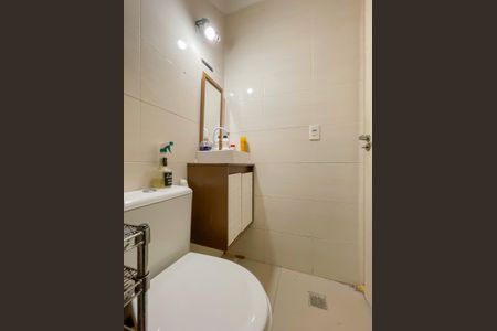 Lavabo de casa de condomínio para alugar com 2 quartos, 60m² em Santa Maria, Osasco