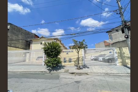 Casa de condomínio para alugar com 60m², 2 quartos e 1 vaga Casa de condomínio para alugar com 60m², 2 quartos e 1 vagaFachada