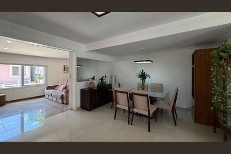 Casa à venda com 429m², 4 quartos e 2 vagas