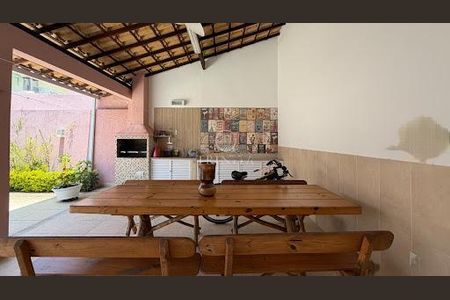 Casa à venda com 429m², 4 quartos e 2 vagas