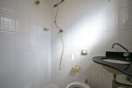 Casa para alugar com 140m², 3 quartos e 2 vagasBanheiro de Serviço