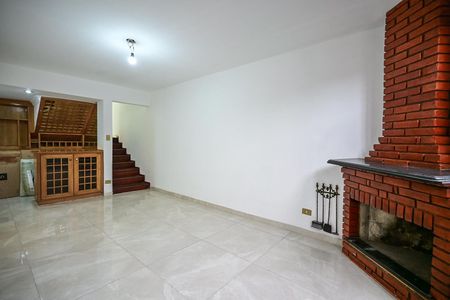 Casa para alugar com 140m², 3 quartos e 2 vagasSala