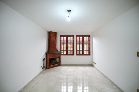 Casa para alugar com 140m², 3 quartos e 2 vagasSala