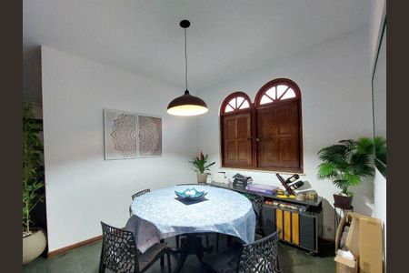 Casa à venda com 3 quartos, 140m² em Serra Grande, Niterói