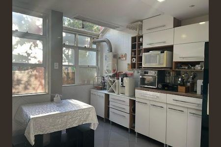 Casa à venda com 200m², 3 quartos e 2 vagas