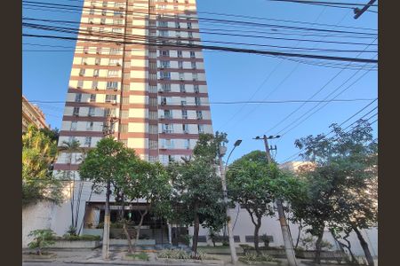 Apartamento à venda com 96m², 3 quartos e 1 vaga Apartamento à venda com 96m², 3 quartos e 1 vagaFachada e portaria