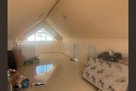 Casa à venda com 270m², 4 quartos e 2 vagas