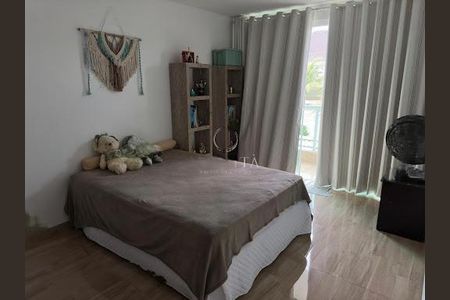 Casa à venda com 270m², 4 quartos e 2 vagas