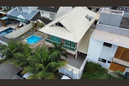 Casa à venda com 270m², 4 quartos e 2 vagas