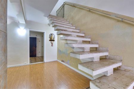 Casa à venda com 189m², 5 quartos e 2 vagas