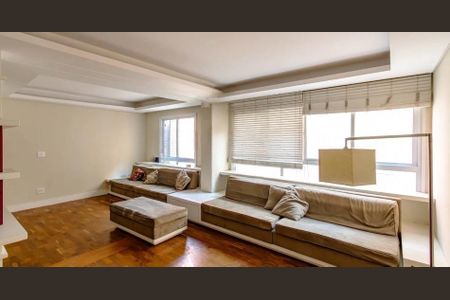 Apartamento à venda com 3 quartos, 127m² em Jardim Europa, São Paulo