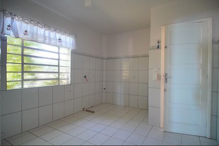Casa à venda com 140m², 3 quartos e 2 vagascozinha 