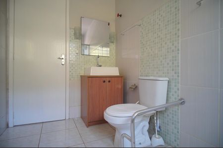 Casa à venda com 140m², 3 quartos e 2 vagasBanheiro 1