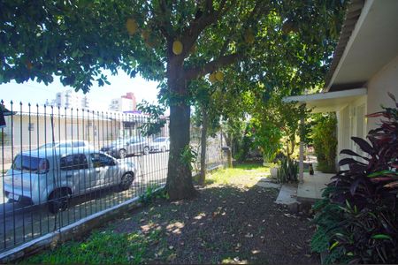 Casa à venda com 140m², 3 quartos e 2 vagasCorredor