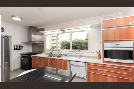 Apartamento à venda com 230m², 4 quartos e 4 vagas