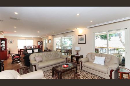 Apartamento à venda com 230m², 4 quartos e 4 vagas