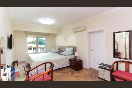 Apartamento à venda com 230m², 4 quartos e 4 vagas