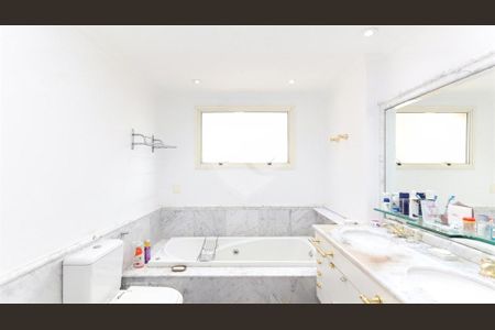 Apartamento à venda com 230m², 4 quartos e 4 vagas