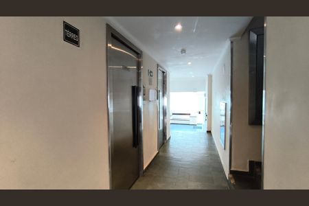 Apartamento à venda com 67m², 2 quartos e 1 vagaElevadores