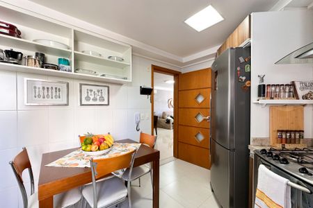 Apartamento à venda com 122m², 3 quartos e 2 vagasCozinha