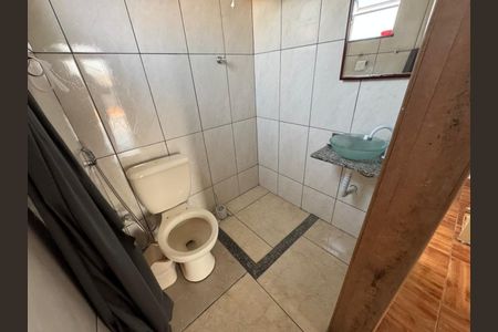 Casa para alugar com 80m², 2 quartos e 2 vagas Casa para alugar com 80m², 2 quartos e 2 vagasBanheiro