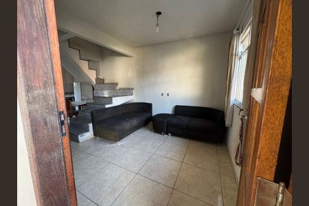 Casa para alugar com 80m², 2 quartos e 2 vagas Casa para alugar com 80m², 2 quartos e 2 vagasSala