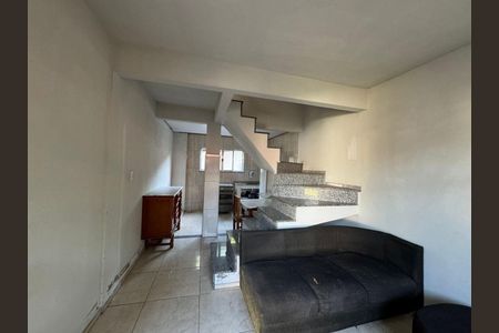 Sala de casa para alugar com 2 quartos, 80m² em Santa Cruz, Rio de Janeiro