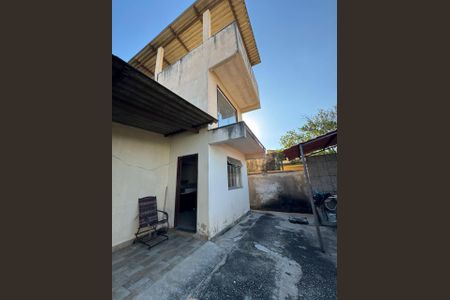 Casa para alugar com 80m², 2 quartos e 2 vagas Casa para alugar com 80m², 2 quartos e 2 vagasFachada