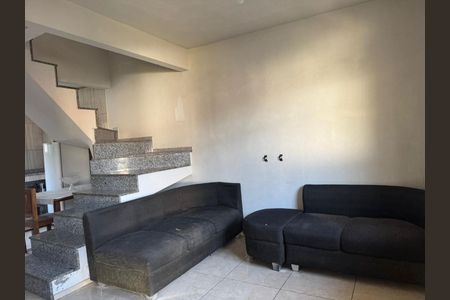 Sala de casa para alugar com 2 quartos, 80m² em Santa Cruz, Rio de Janeiro