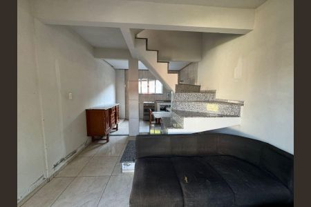 Sala de casa para alugar com 2 quartos, 80m² em Santa Cruz, Rio de Janeiro