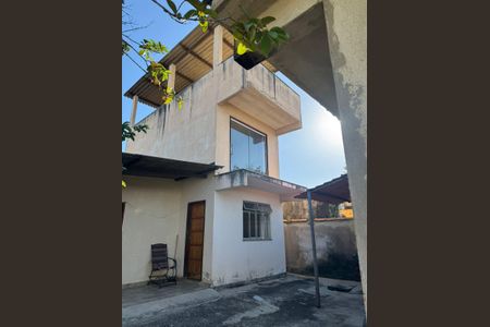 Casa para alugar com 80m², 2 quartos e 2 vagas Casa para alugar com 80m², 2 quartos e 2 vagasFachada