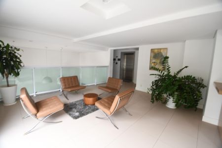 Apartamento para alugar com 62m², 2 quartos e 1 vagaHall social