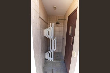 Apartamento à venda com 175m², 3 quartos e 2 vagas Apartamento à venda com 175m², 3 quartos e 2 vagasSauna