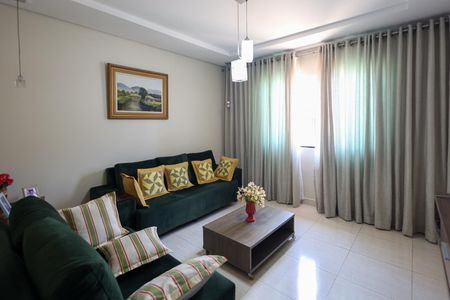 Casa para alugar com 217m², 3 quartos e 2 vagas