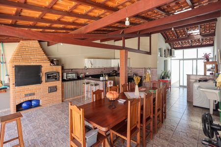 Casa para alugar com 217m², 3 quartos e 2 vagas