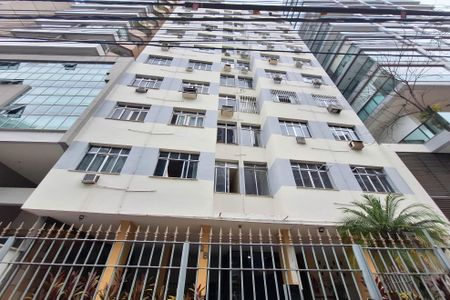 Apartamento à venda com 78m², 2 quartos e sem vaga Apartamento à venda com 78m², 2 quartos e sem vagaFachada