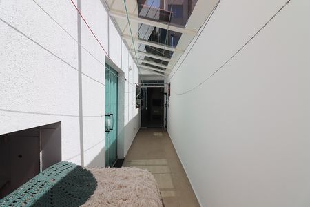 Casa à venda com 180m², 3 quartos e 2 vagasCorredor