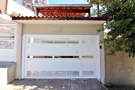 Casa à venda com 180m², 3 quartos e 2 vagasFachada
