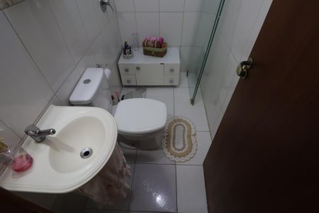 Casa à venda com 200m², 2 quartos e 2 vagasBanheiro