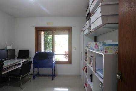 Casa à venda com 200m², 2 quartos e 2 vagasEscritório