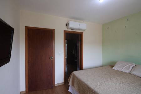 Casa à venda com 200m², 2 quartos e 2 vagasSuite 1