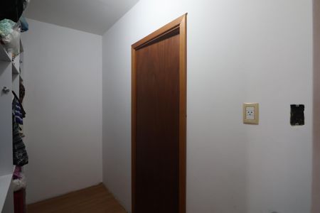 Casa à venda com 200m², 2 quartos e 2 vagasCloset Suite 2