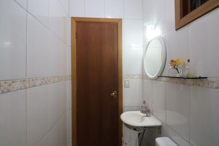 Casa à venda com 200m², 2 quartos e 2 vagasBanheiro