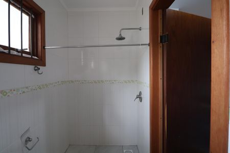 Casa à venda com 200m², 2 quartos e 2 vagasBanheiro da Suíte 2