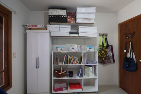 Casa à venda com 200m², 2 quartos e 2 vagasEscritório