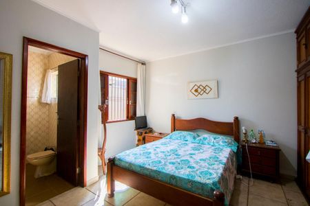 Casa à venda com 171m², 3 quartos e 2 vagas Casa à venda com 171m², 3 quartos e 2 vagasQuarto 1 - Suíte