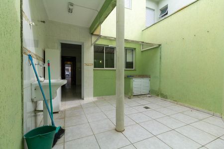 Casa à venda com 110m², 3 quartos e 2 vagasÁrea de Serviço