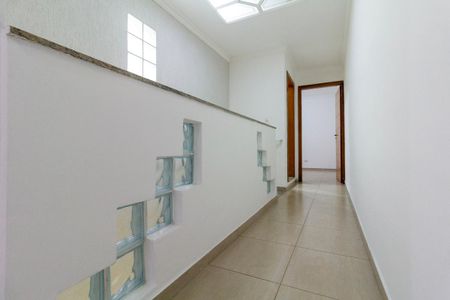 Casa à venda com 110m², 3 quartos e 2 vagasCorredor